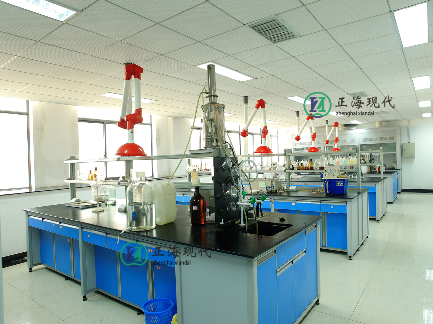 方鋁中央實(shí)驗(yàn)臺(tái)